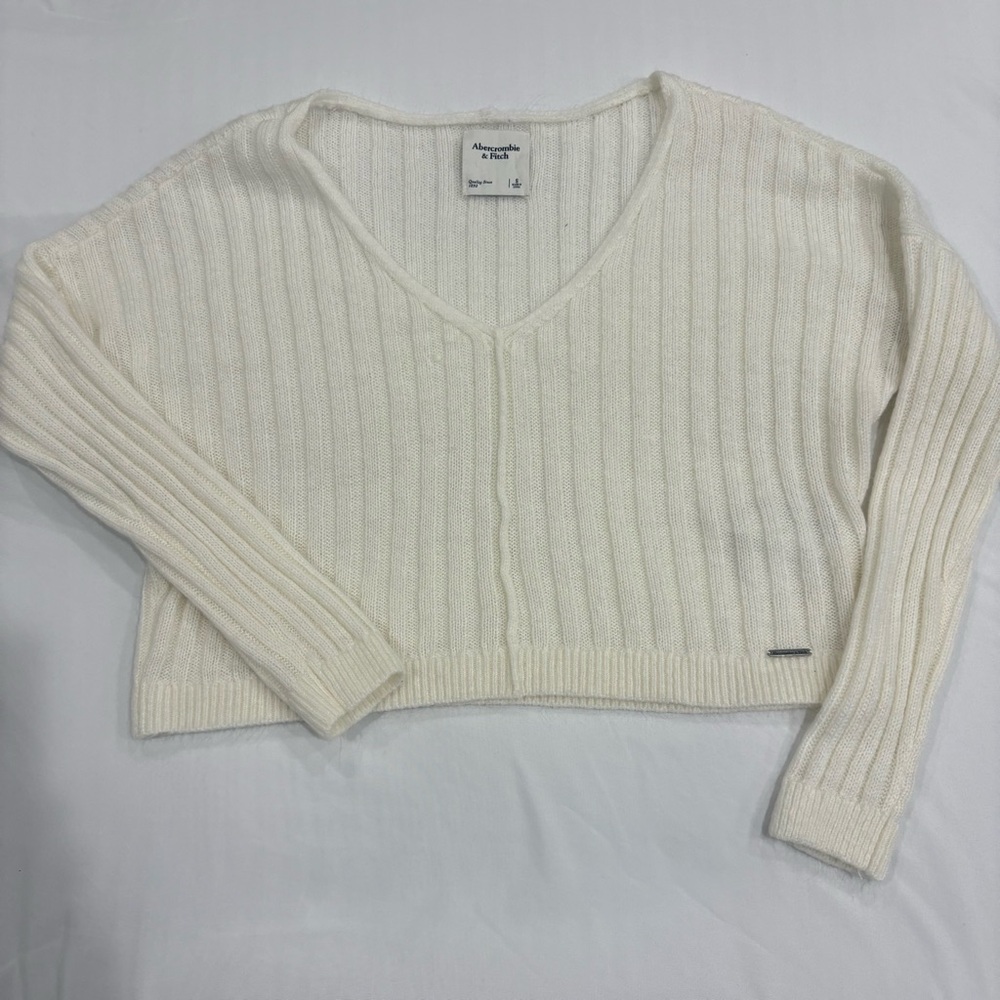 Abercrombie & Fitch Women’s Ivory Ribbed V-Neck Sweater